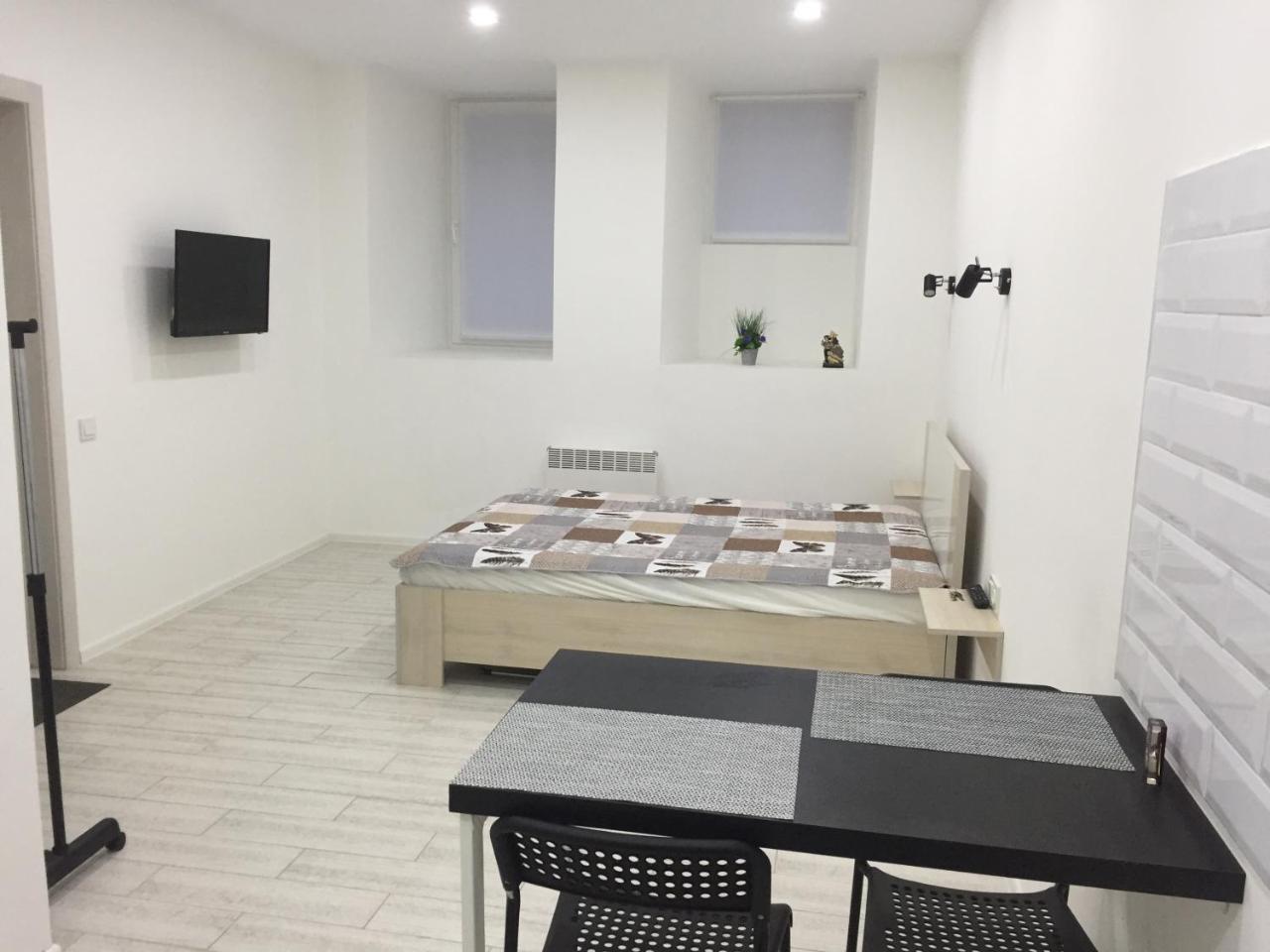 Small Underground Apartment At The Center Cherson Esterno foto